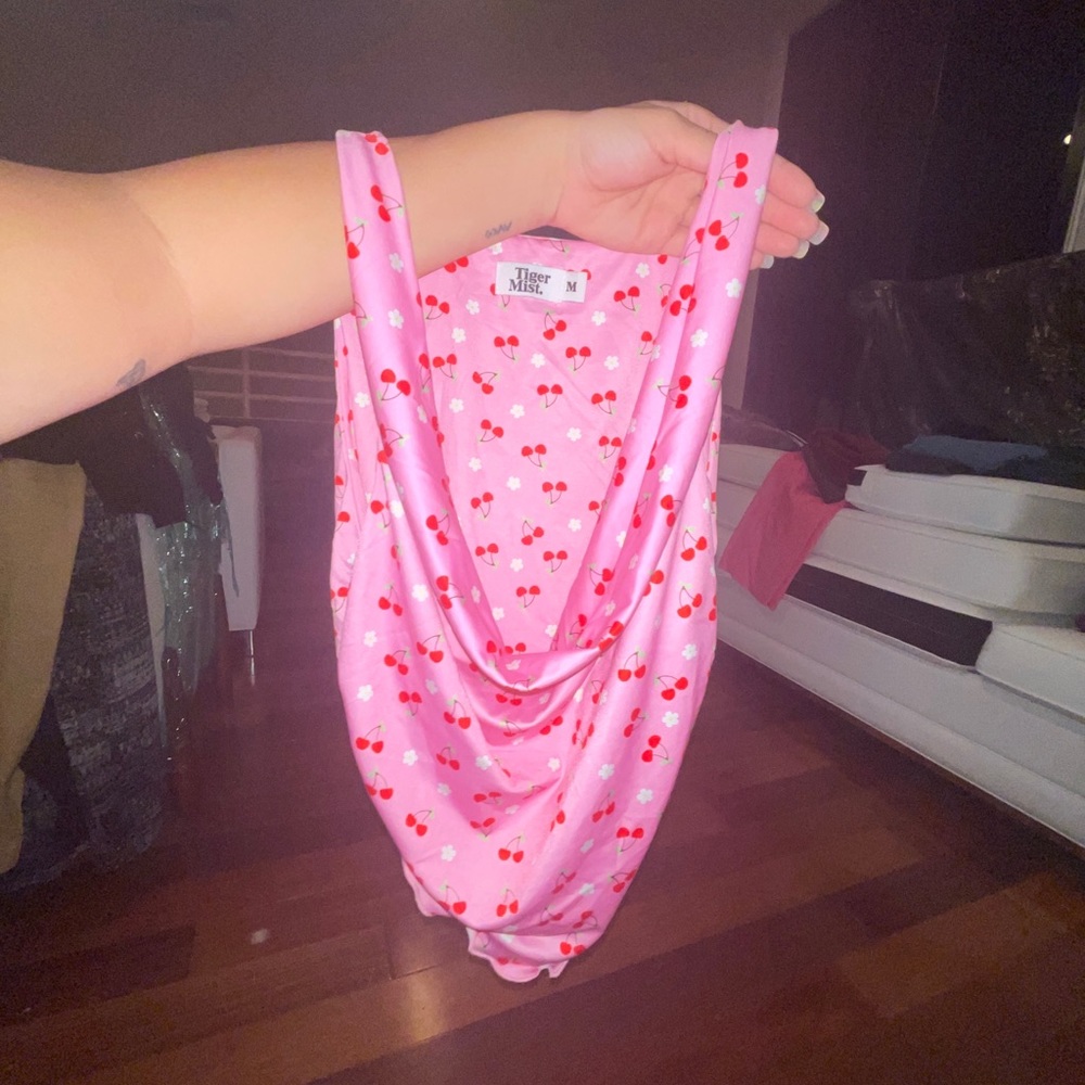 Scoop neck top